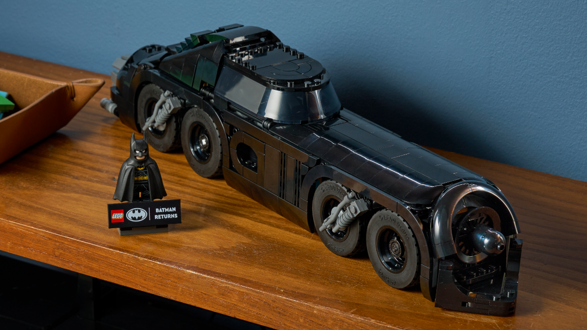 Watch LEGO’s new Batmobile split just like the real thing